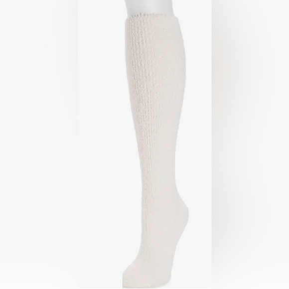 #x421 Muk Luks Soft Ones Ivory Knee High Cozy Fuzzy Fluffy Slipper Sock Grippers - Picture 1 of 9
